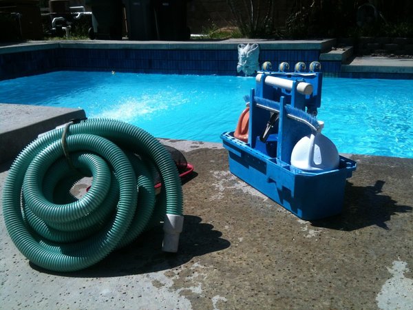 How do you choose the most efficient and cost-effective pool cleaning service in the UK?